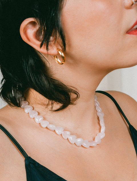 Collier AIMÉE en Quartz Rose avec Perles en Forme de Cœur (Plaqué Or 4 Microns)