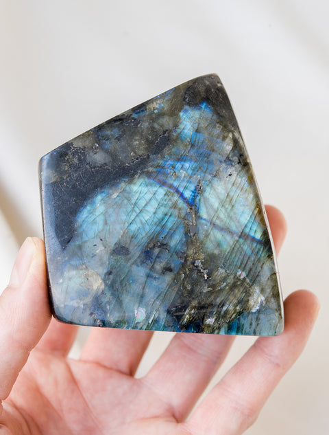 Labradorite 603g