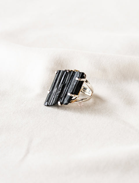 LÉA Silver Ring • Black Tourmaline