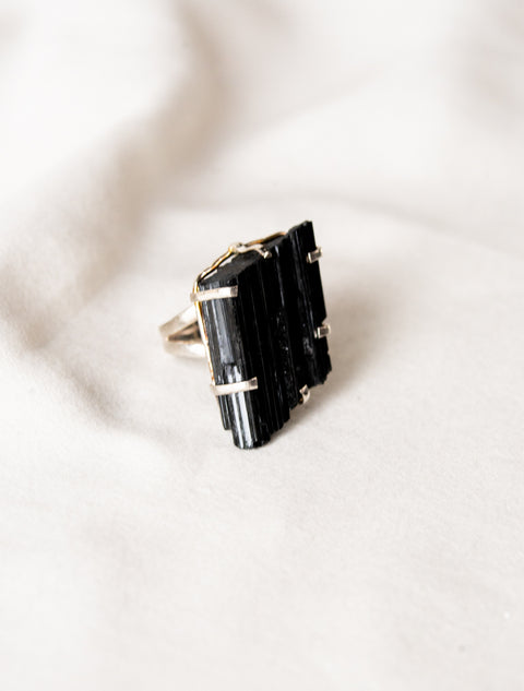 LÉA Silver Ring • Black Tourmaline