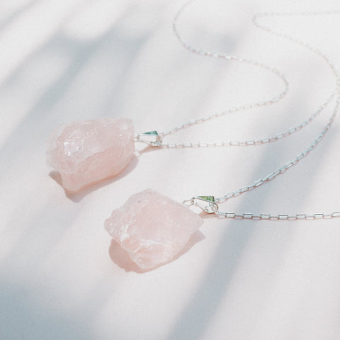 collier raw quartz rose argent